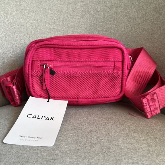 Calpak Stevyn Fanny Pack color dragon fruit - Picture 5 of 5